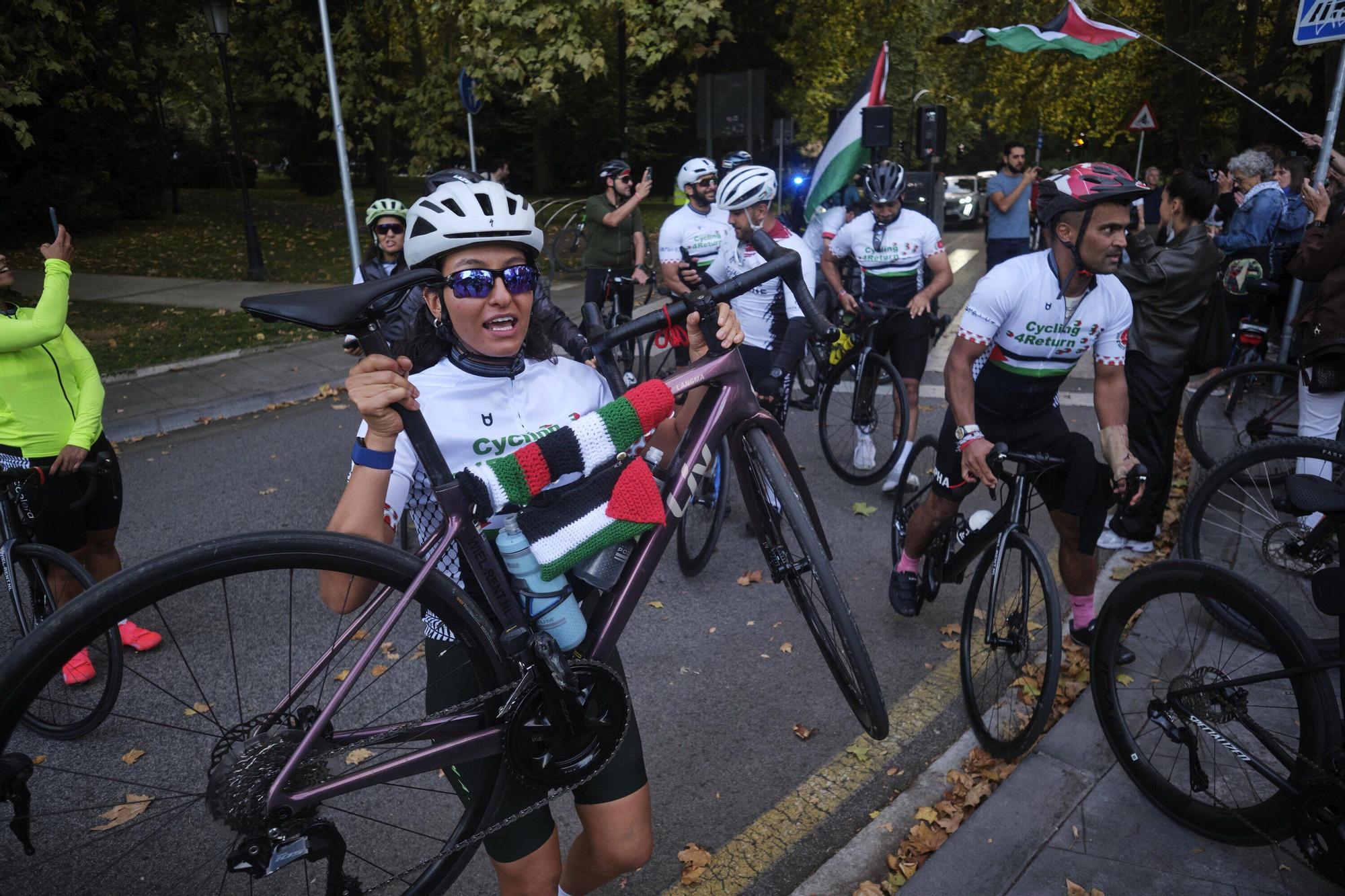 'Cycling for Gaza': un centenar de ciclistas palestinos llegan a Pamplona