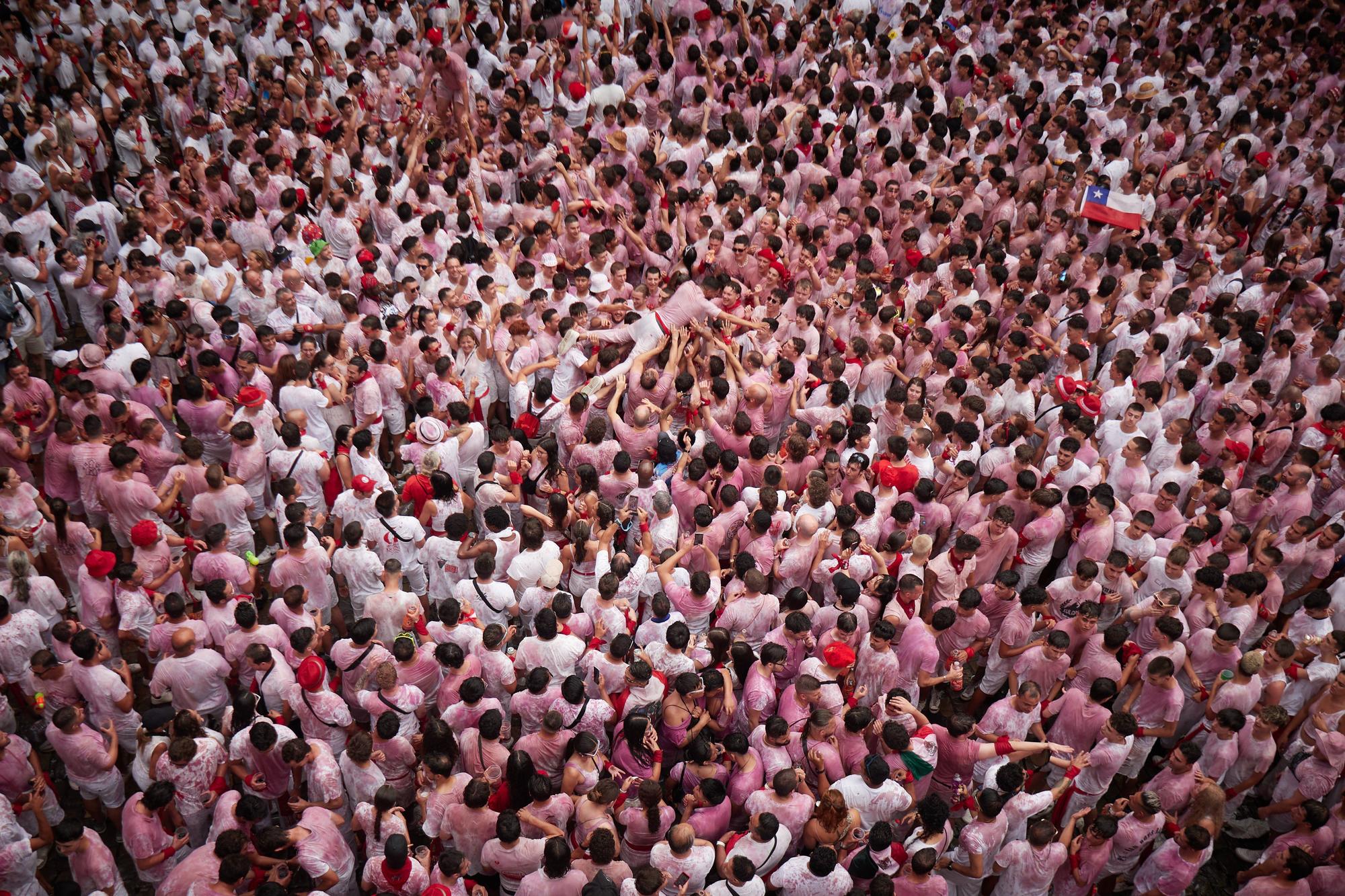 Fotos del  Chupinazo de San Fermín 2025 en Pamplona: ¡La fiesta más internacional se enciende con un grito solidario por Palestina!