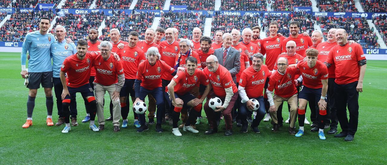 Fotos del homenaje de Osasuna a la plantilla del ascenso a Primera en 1980
