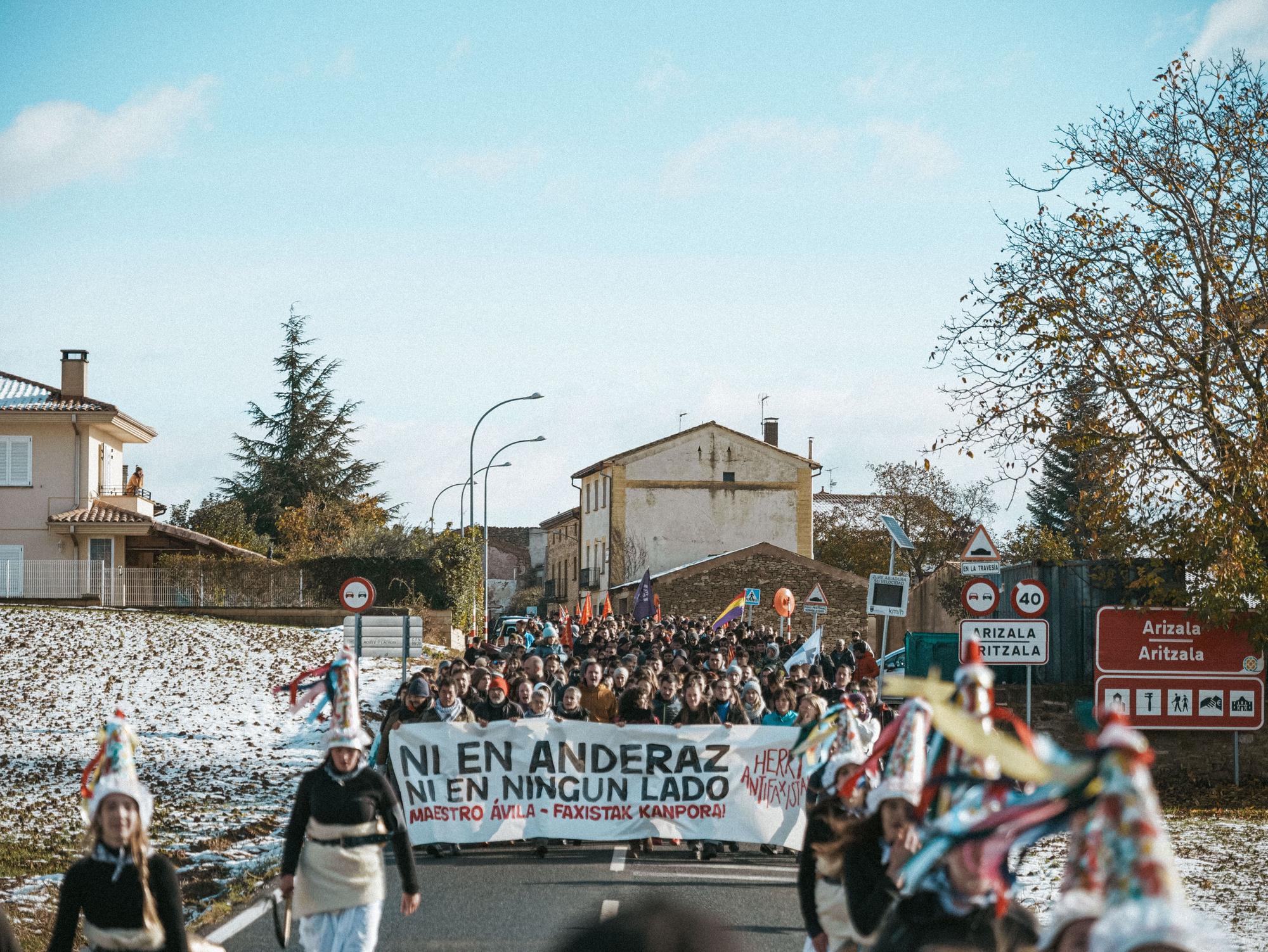 Fotos de la manifestación desde Arizala hasta Abárzuza contra la presencia de la Fundación Maestro Ávila