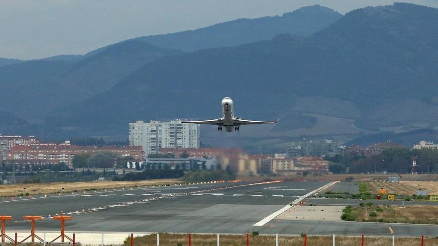 Una aerolínea indemnizará a 117 menores por cancelar un vuelo Irlanda-Pamplona