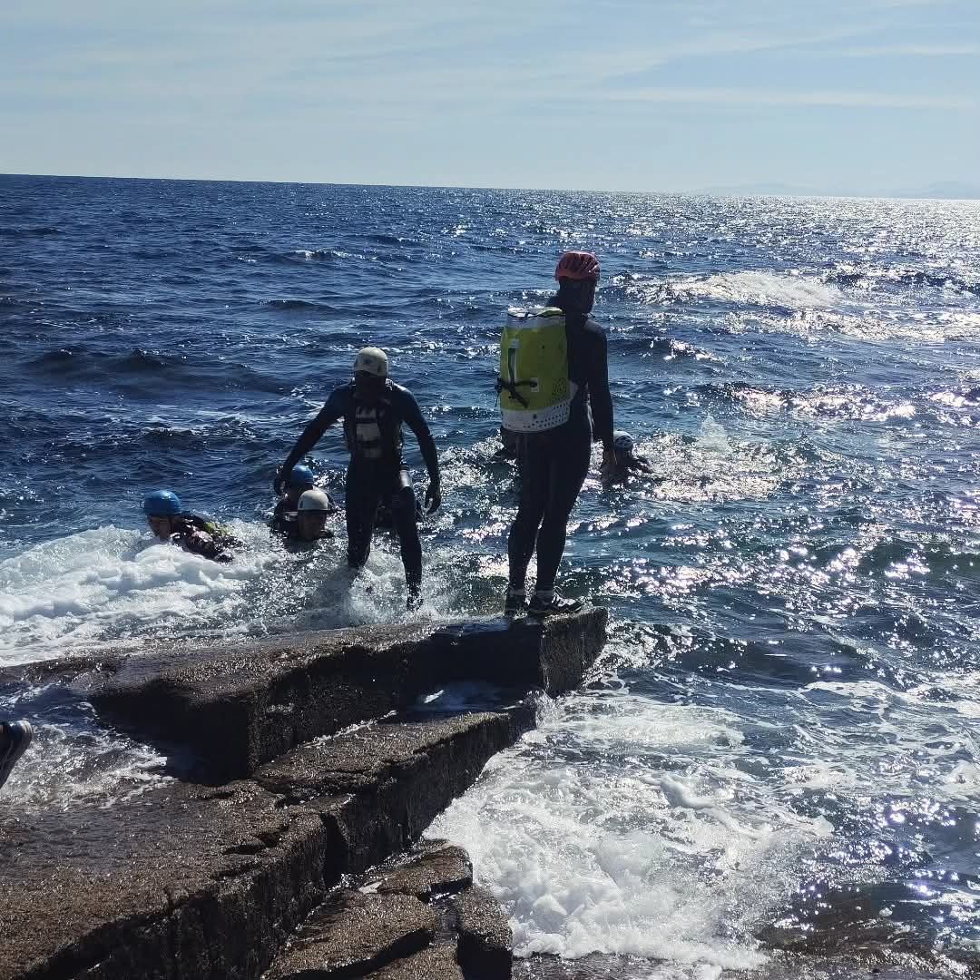 &#039;Coasteering&#039; en Leaktibai.