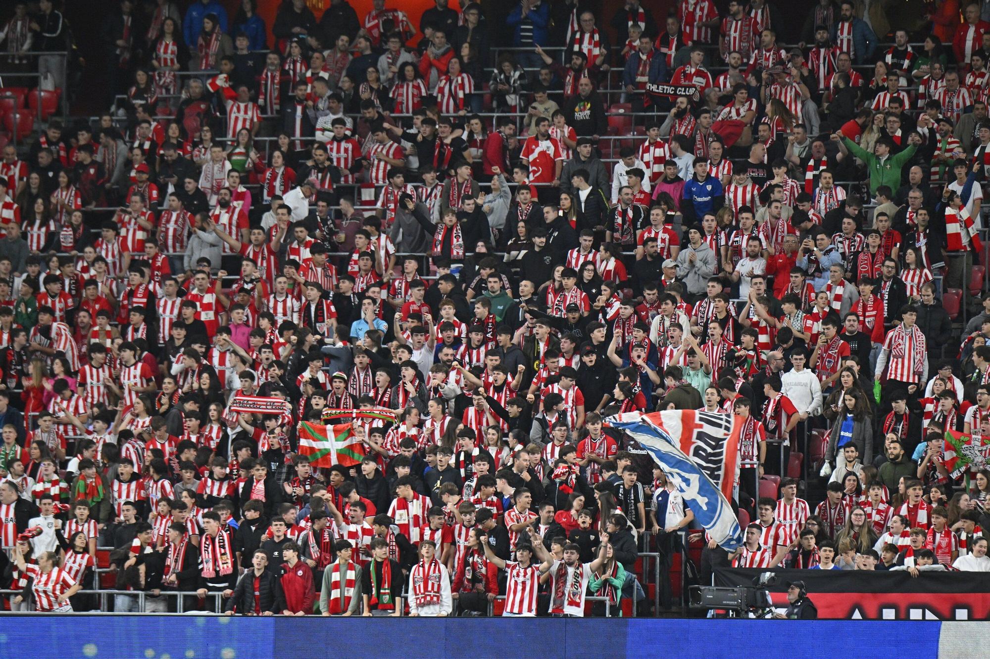 ¿Has estado en San Mamés viendo el Athletic-Atlético? Búscate en nuestra galería