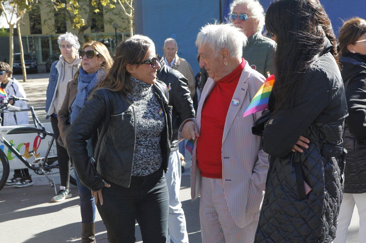 En imágenes: éxito absoluto en la fiesta contra de la LGTBIfobia de la zona Gorbea de Vitoria