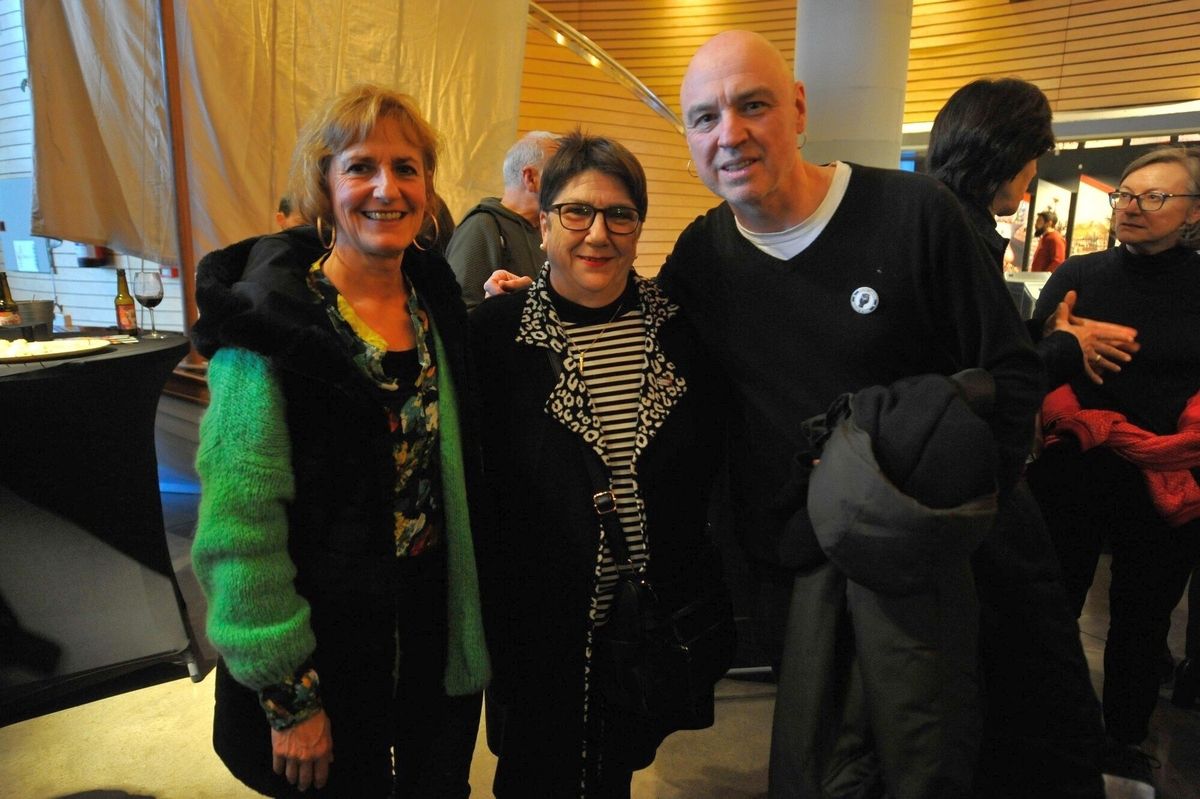 Josune Mendizabal, Edurne Brouard y el escritor Lutxo Egia, Farolín de este mismo año.