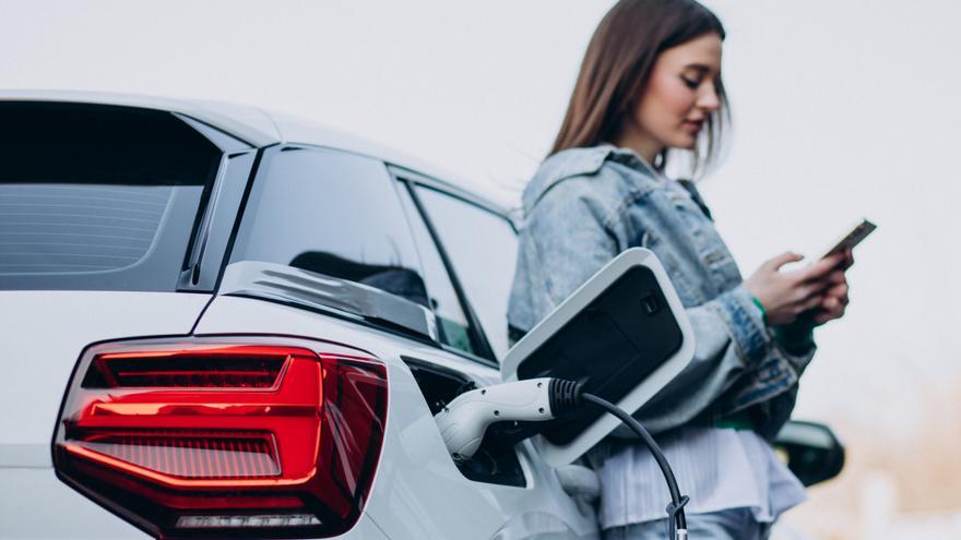 El coche eléctrico necesita ayudas