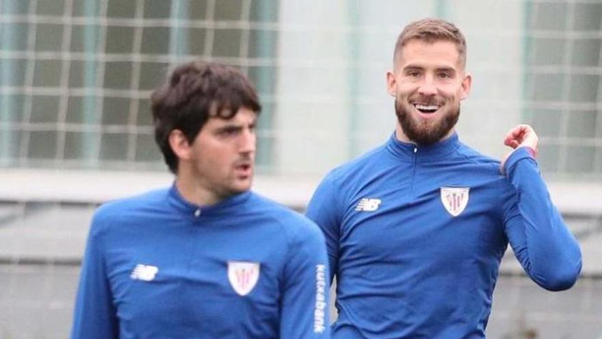 Iñigo Martínez, Oyarzábal y Kepa vuelven a la selección