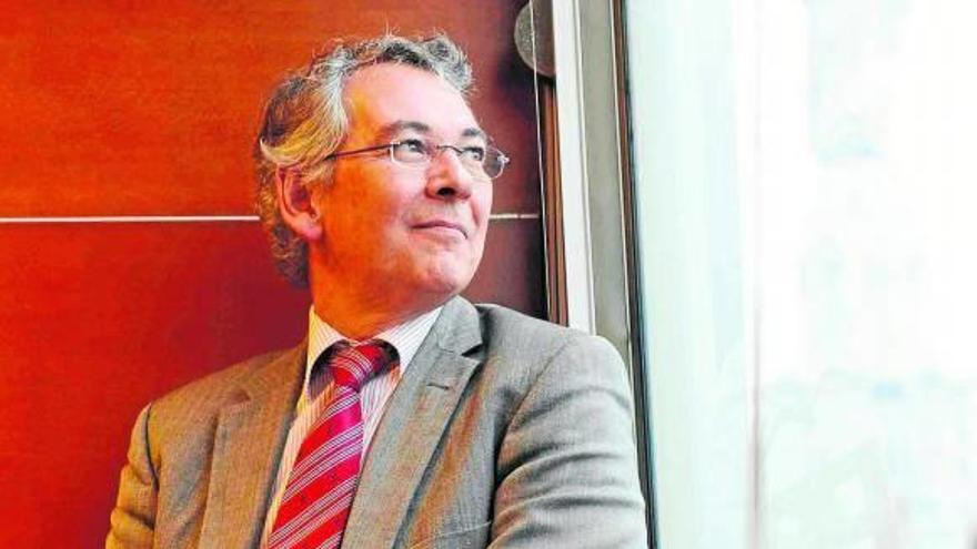 Antón Damborenea, en su despacho en la sede de los &#039;populares&#039; en Bilbao.