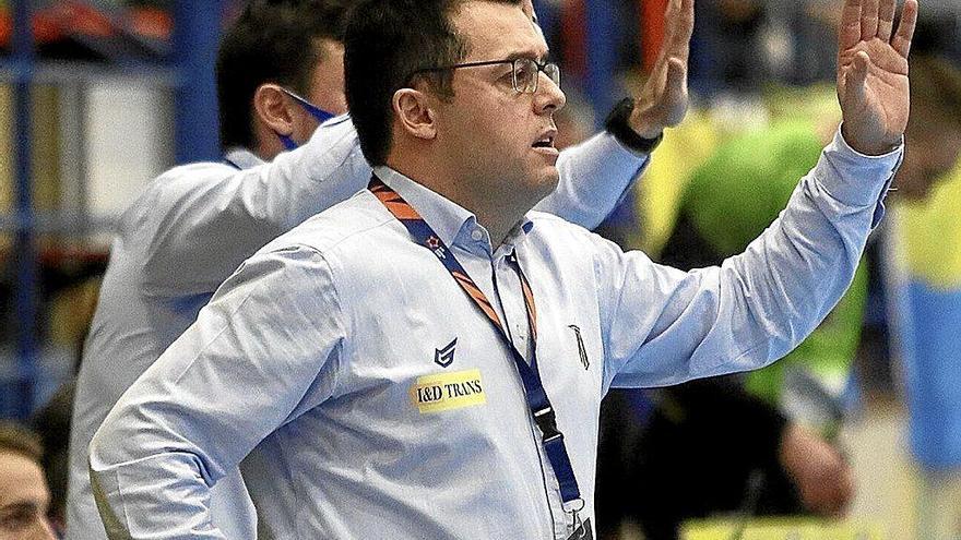 Cuétara augura un partido &quot;complejo&quot; en Santander