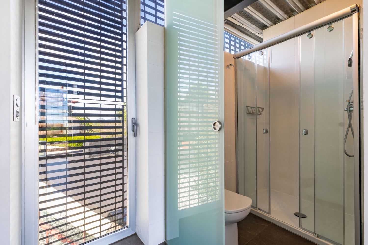 Exclusiva Villa Bifamiliar en venta en un paraíso, ubicada en el Alto de Zorroaga, en San Sebastián