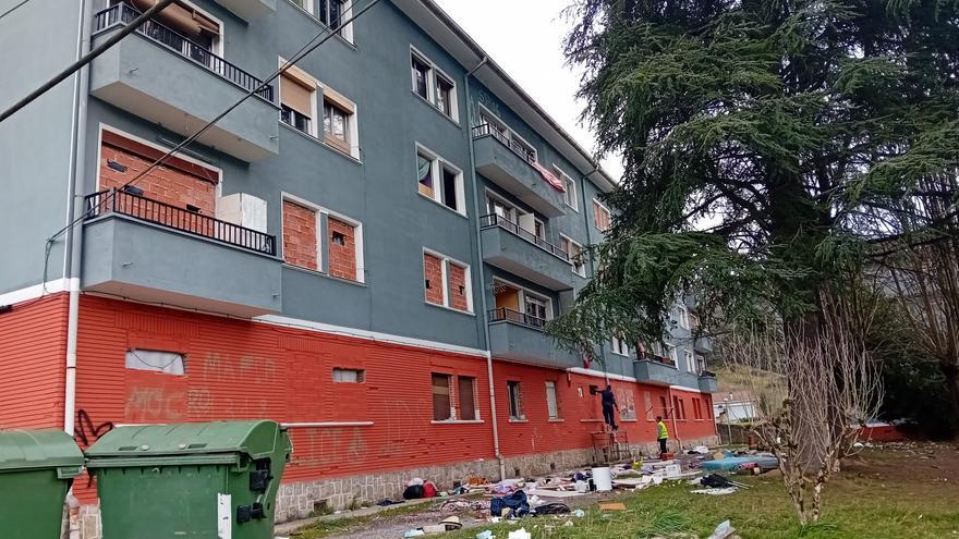 El PNV de Arratia defiende la gestión de Lemoa en las viviendas ocupadas de Agarre