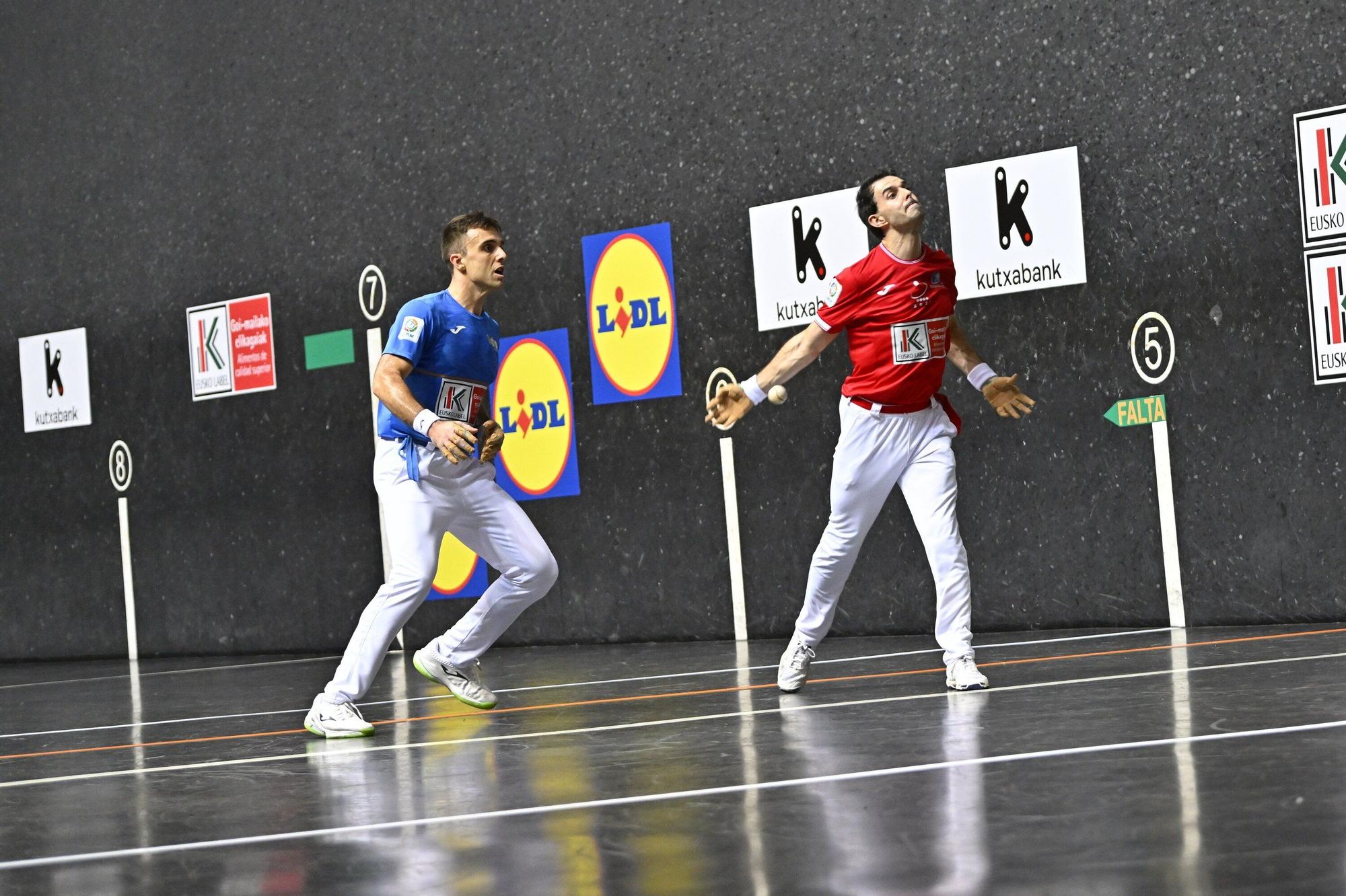 Jokin Altuna supera a Jon Ander Peña en la primera jornada de la liguilla de cuartos de final del Cuatro y Medio.