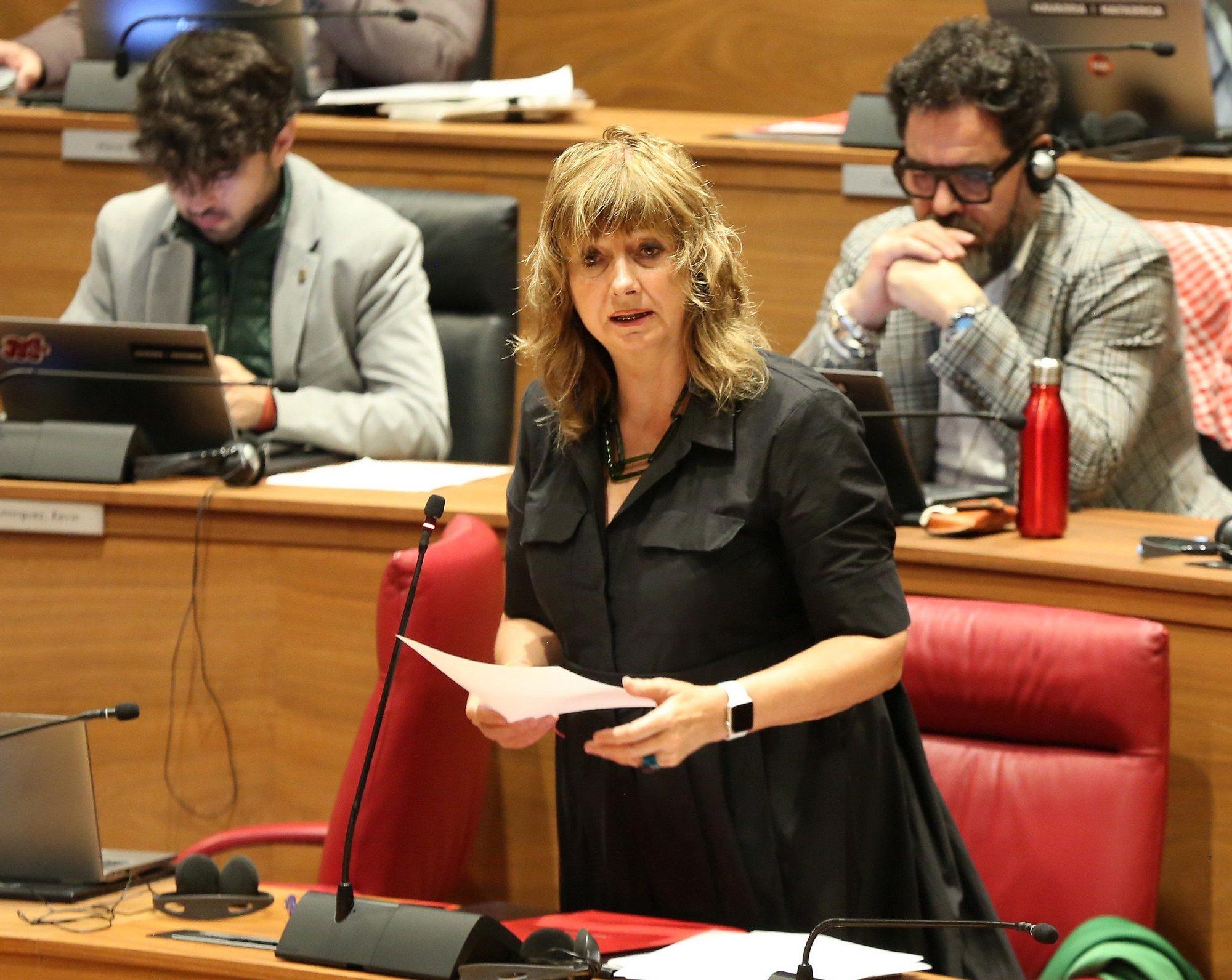 Fotos del pleno del Parlamento de Navarra del 9 de octubre