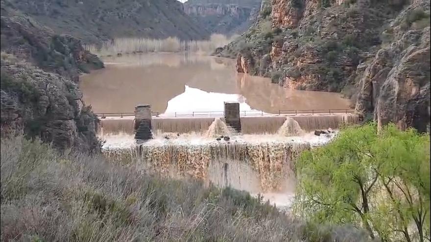 Preocupación en Fitero y en la cuenca del Alhama ante el desborde del embalse de Añamaza