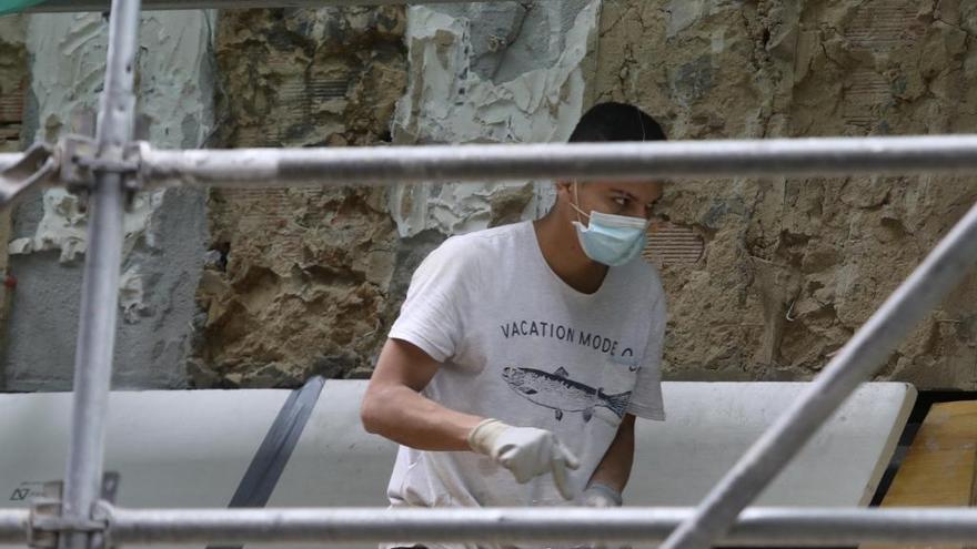 El 70% de los brotes, en el trabajo, aseguran los sindicatos El 70% de los brotes, en el trabajo, aseguran los sindicatos