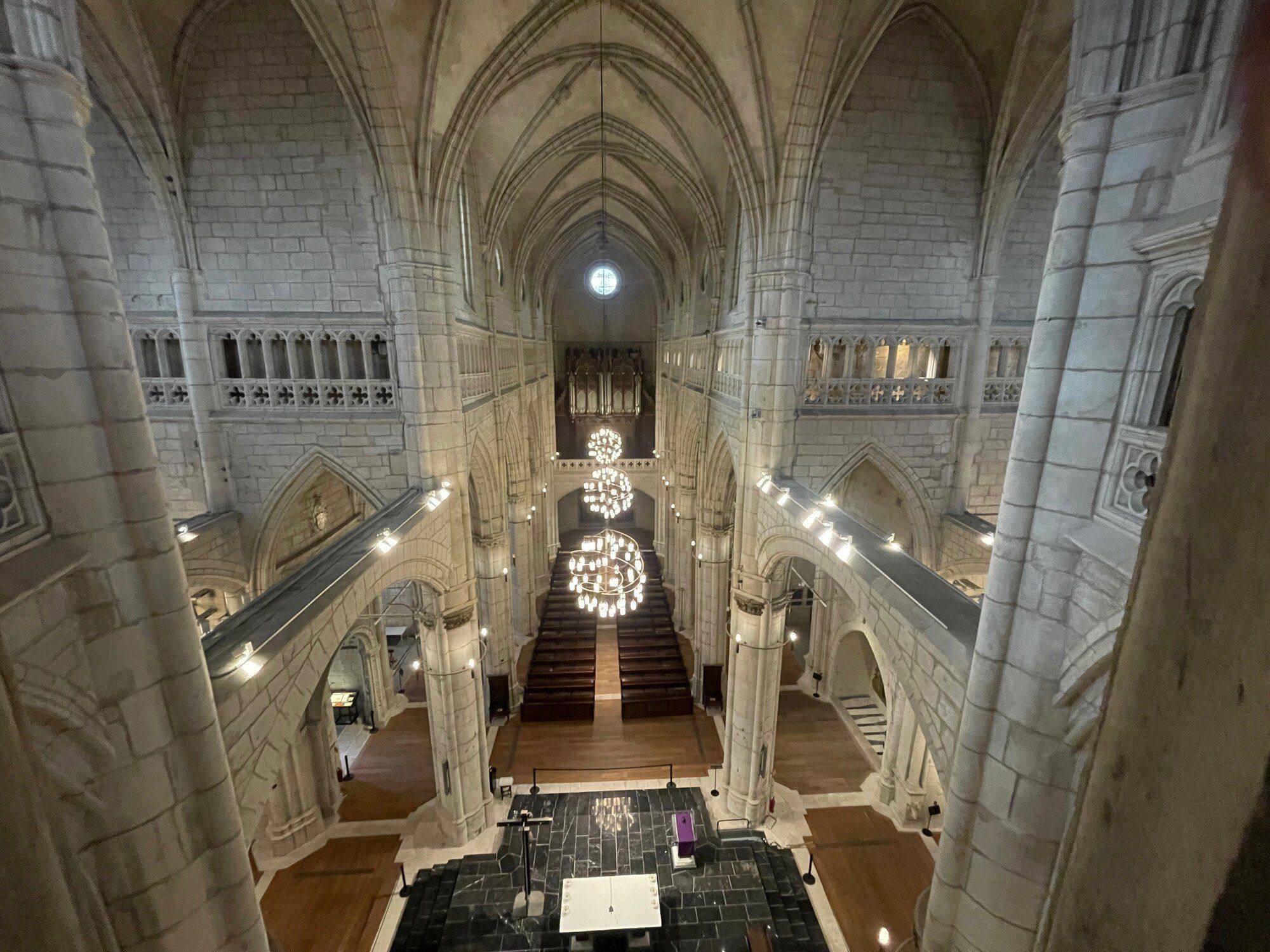 En imágenes: Así es la Catedral Santa María 30 años después de su cierre