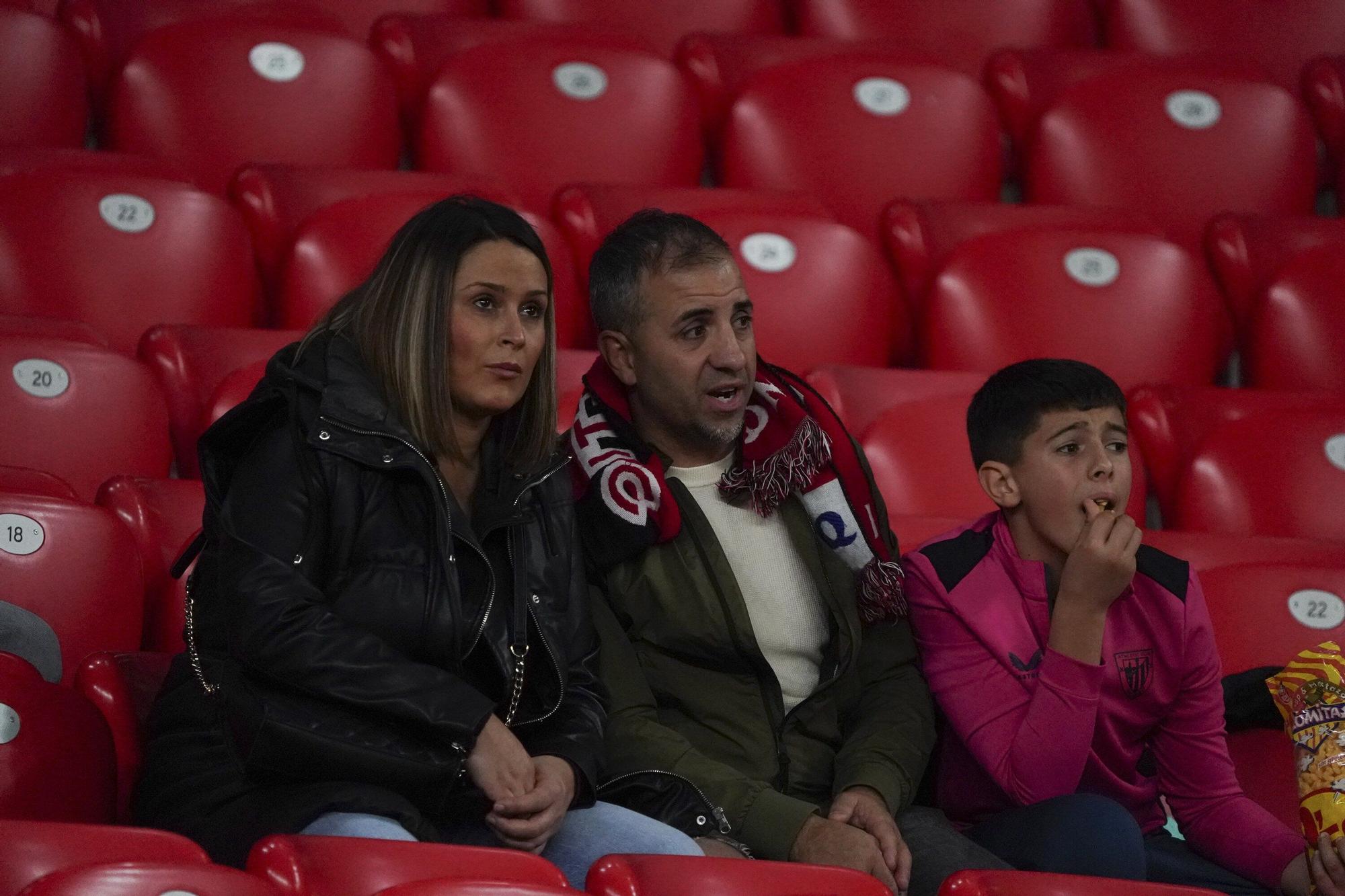 ¿Has estado en San Mamés viendo el Athletic-Atlético? Búscate en nuestra galería