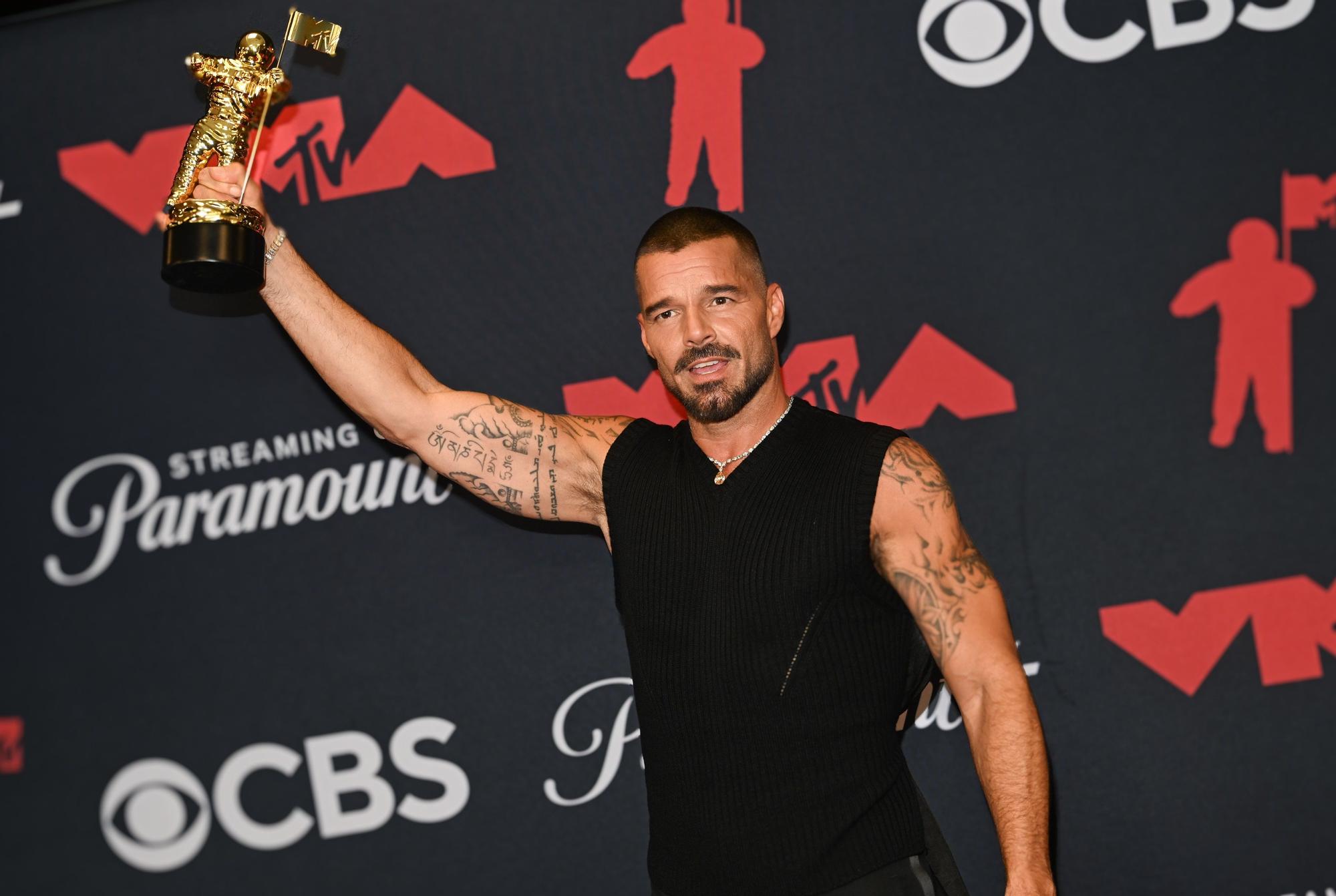 Lady Gaga se corona como artista más premiada y Ricky Martin hace historia en los MTV VMAs 2025 ganando el primer premio Latin Icon