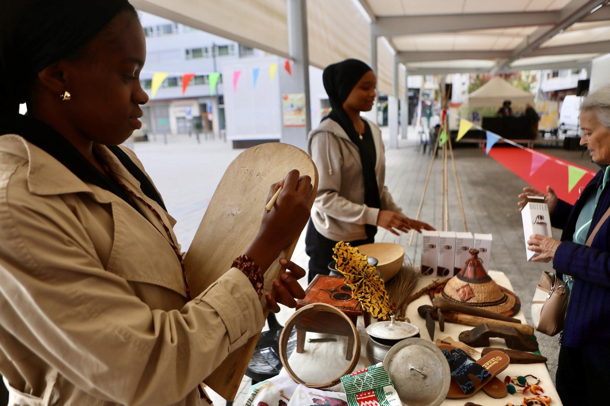 En imágenes: Encuentro intercultural en la plaza Santa Bárbara