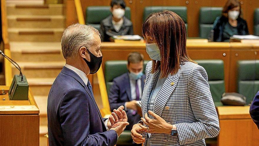 El lehendakari, Iñigo Urkullu, con la consejera de Empleo y Trabajo y vicelehendakari segunda, la socialista Idoia Mendia. Foto: Efe