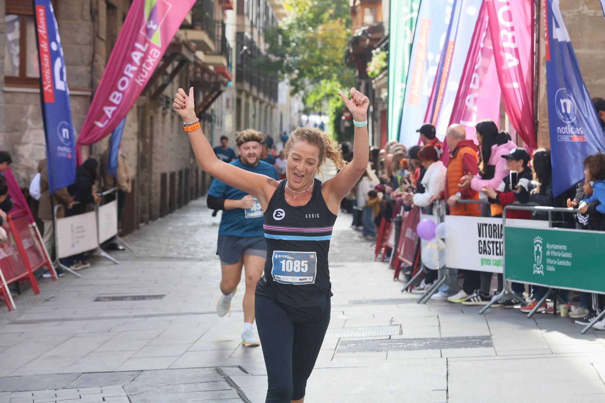 En imágenes: Miles de personas participan en La Conquista de la Almendra