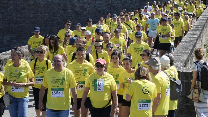 Cerca de 3.000 personas participan en la XII Marcha Contra el Cáncer de Pamplona