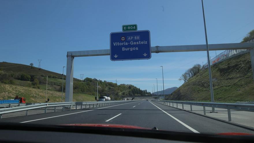 Se retrasa la gratuidad para turismos en la autopista AP-68