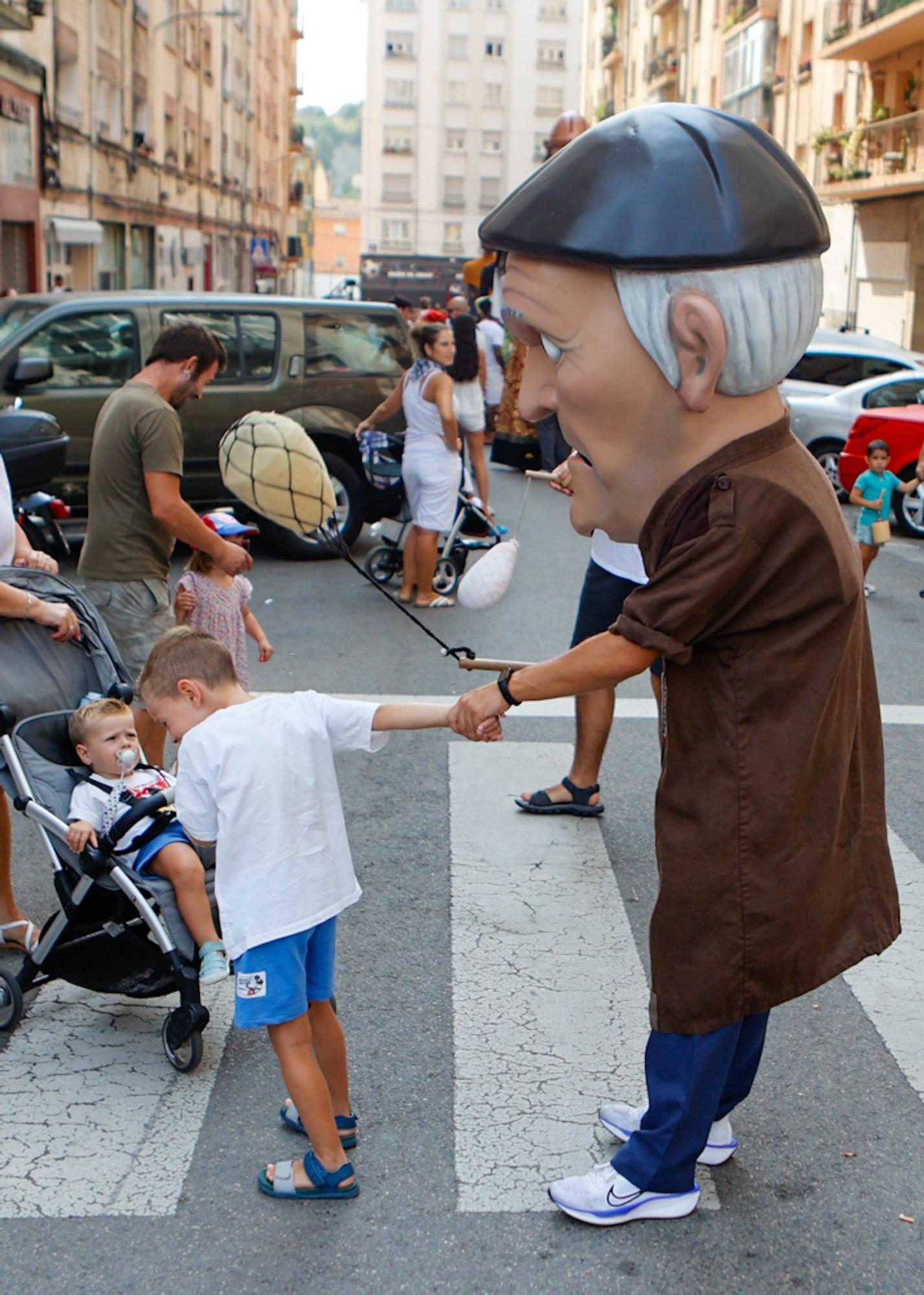 Fotos del chupinazo infantil en fiestas de Burlada 2025