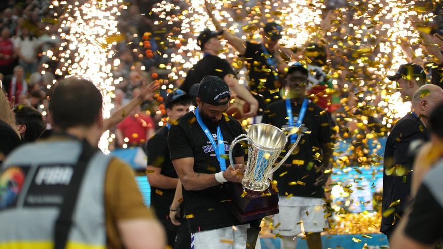 La felicidad de los jugadores del Surne Bilbao: “Con lo que ha costado, celebrar no se perdona”