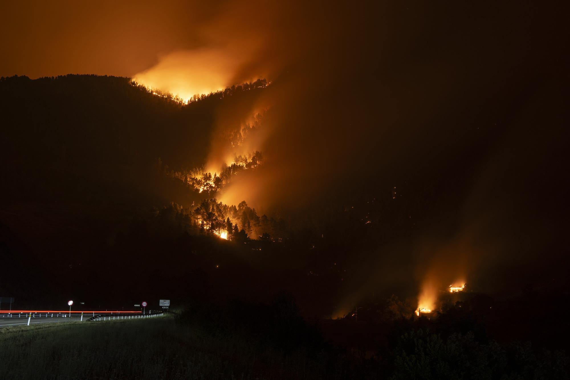 Semana negra de incendios: Cuatro muertos y 120.000 hectáreas quemadas