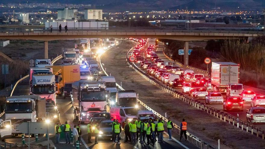 Las tractoradas siguen por todo el Estado una semana después y con visos de prolongarse