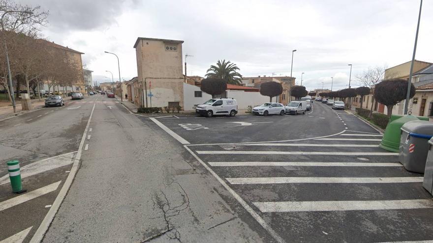 Un menor y una mujer de 81 años heridos leves en un accidente entre un autobús urbano y un turismo en Tudela