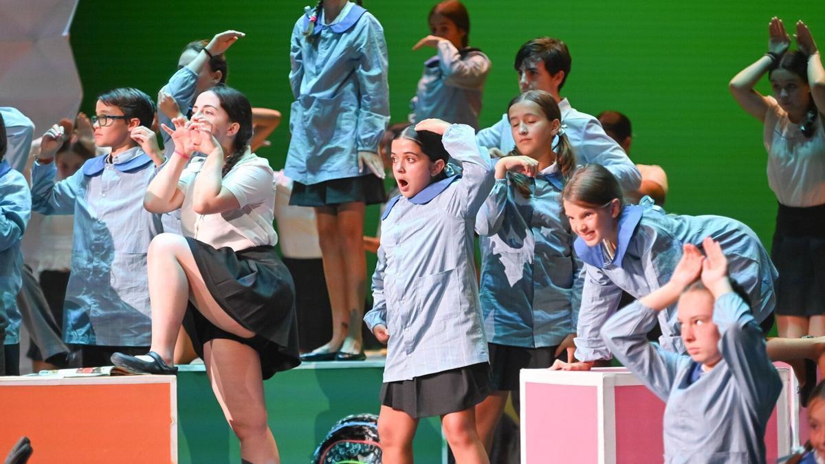 Los jóvenes intérpretes, en un momento del ensayo