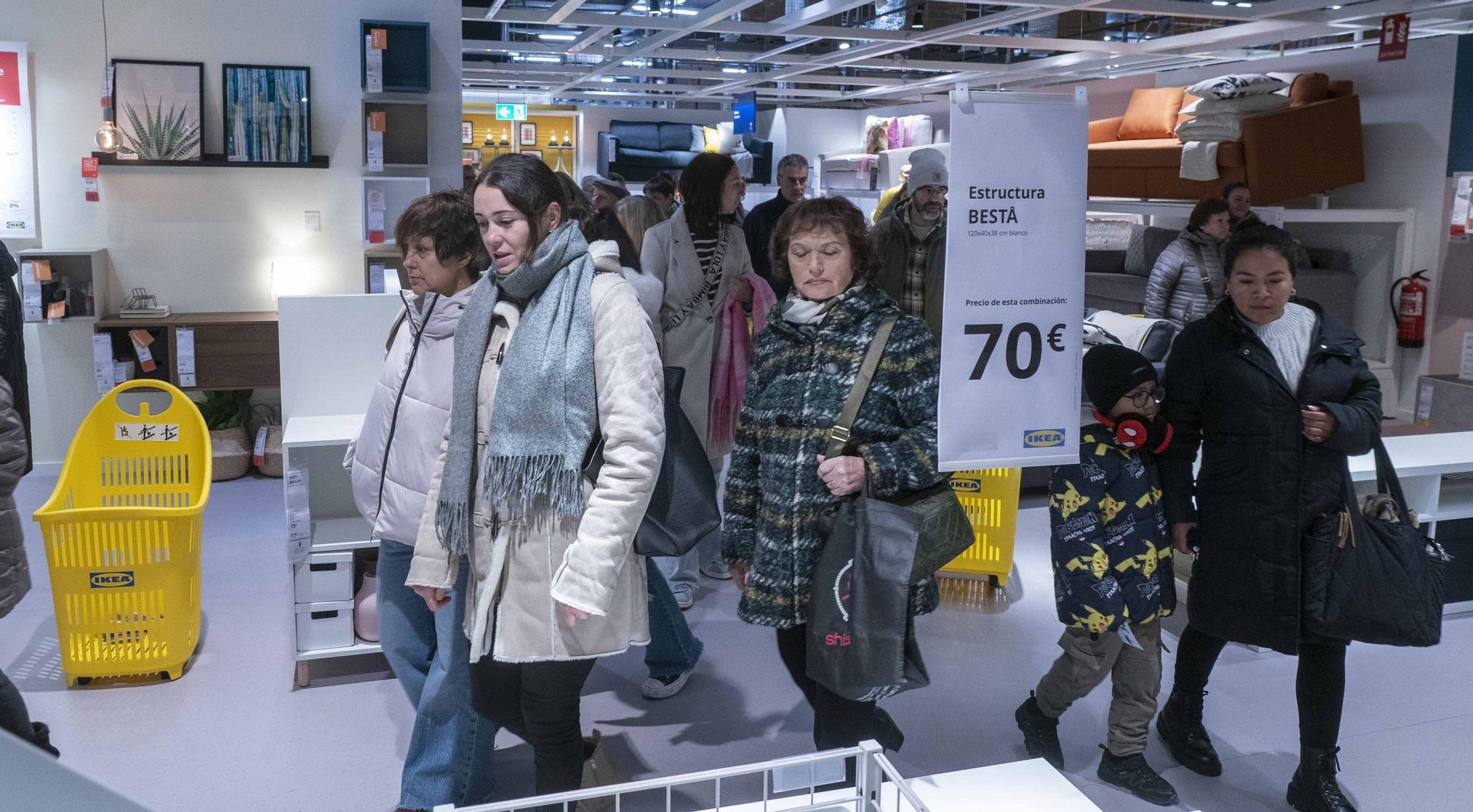 Fotos de la inauguración de la nueva tienda de Ikea en Vitoria