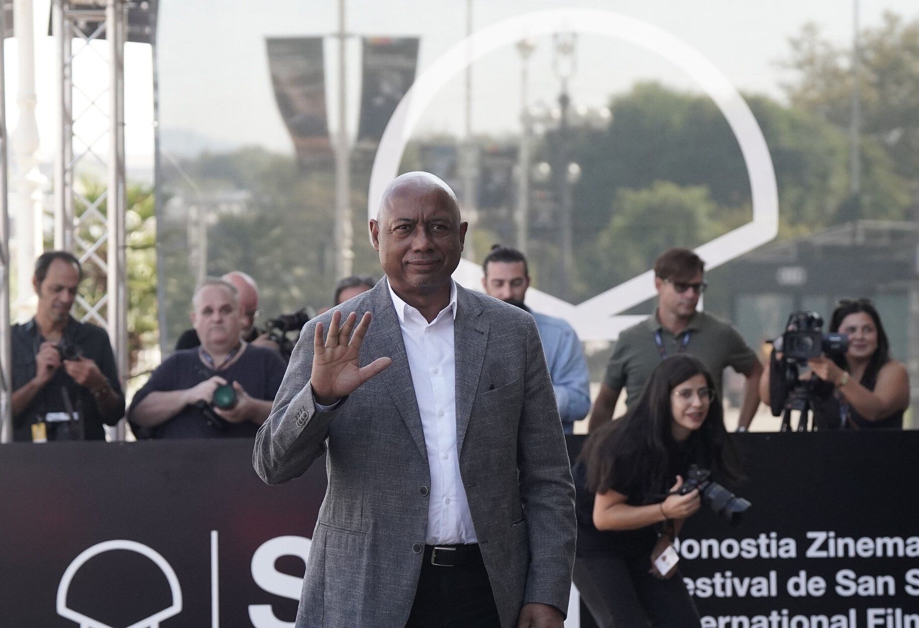 El director de cien Raoul Peck, a su llegada al Zinemaldia