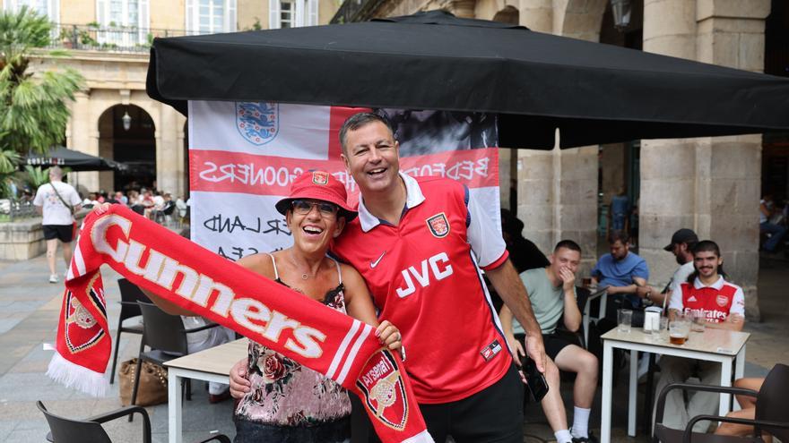 Pintxos, fútbol y buen ambiente: las aficiones del Arsenal y Athletic toman Bilbao