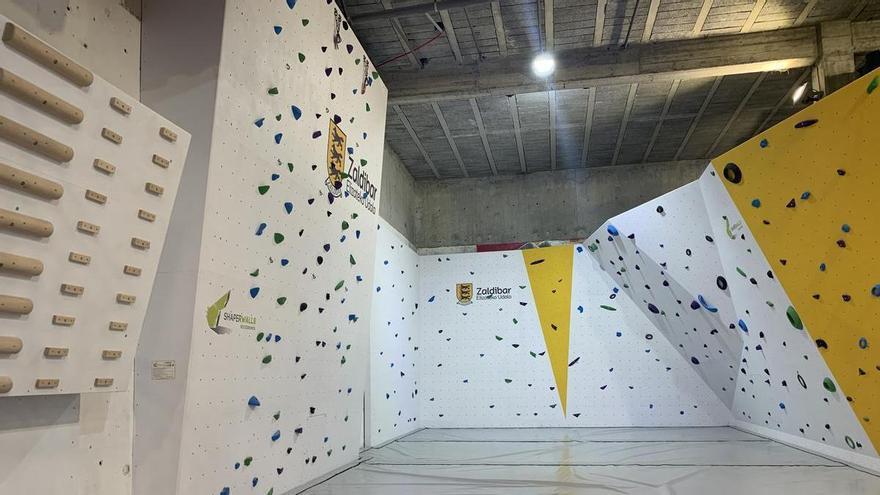 Zaldibar completa las labores de renovación del rocódromo