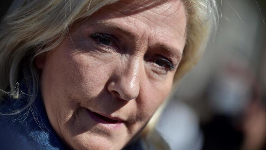 La Fiscalía de París investiga a Le Pen por malversación de fondos