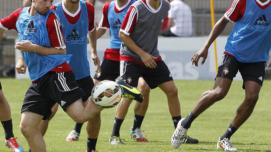 Osasuna expedienta a Loties