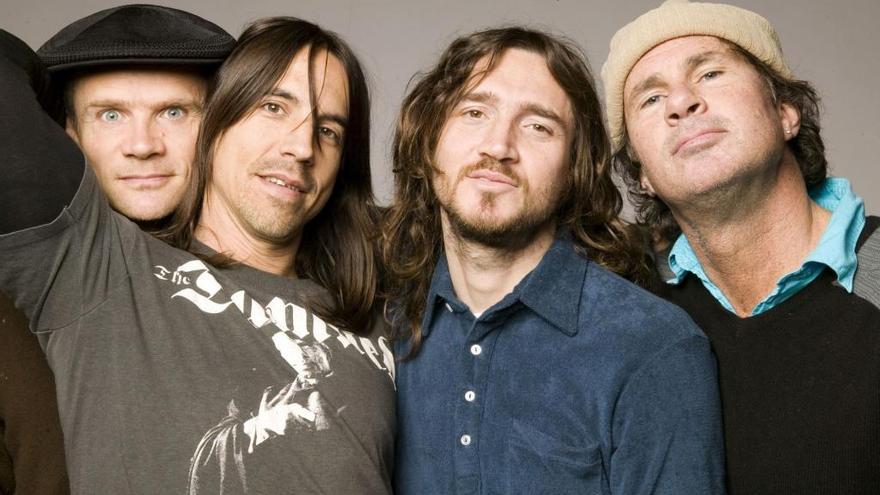 Red Hot Chili Peppers saca su primer álbum en seis años