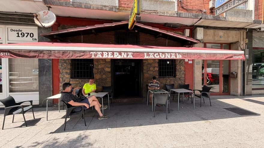 Entre amigos, pintxos y órdagos en el Lagunak Taberna de Amorebieta-Etxano