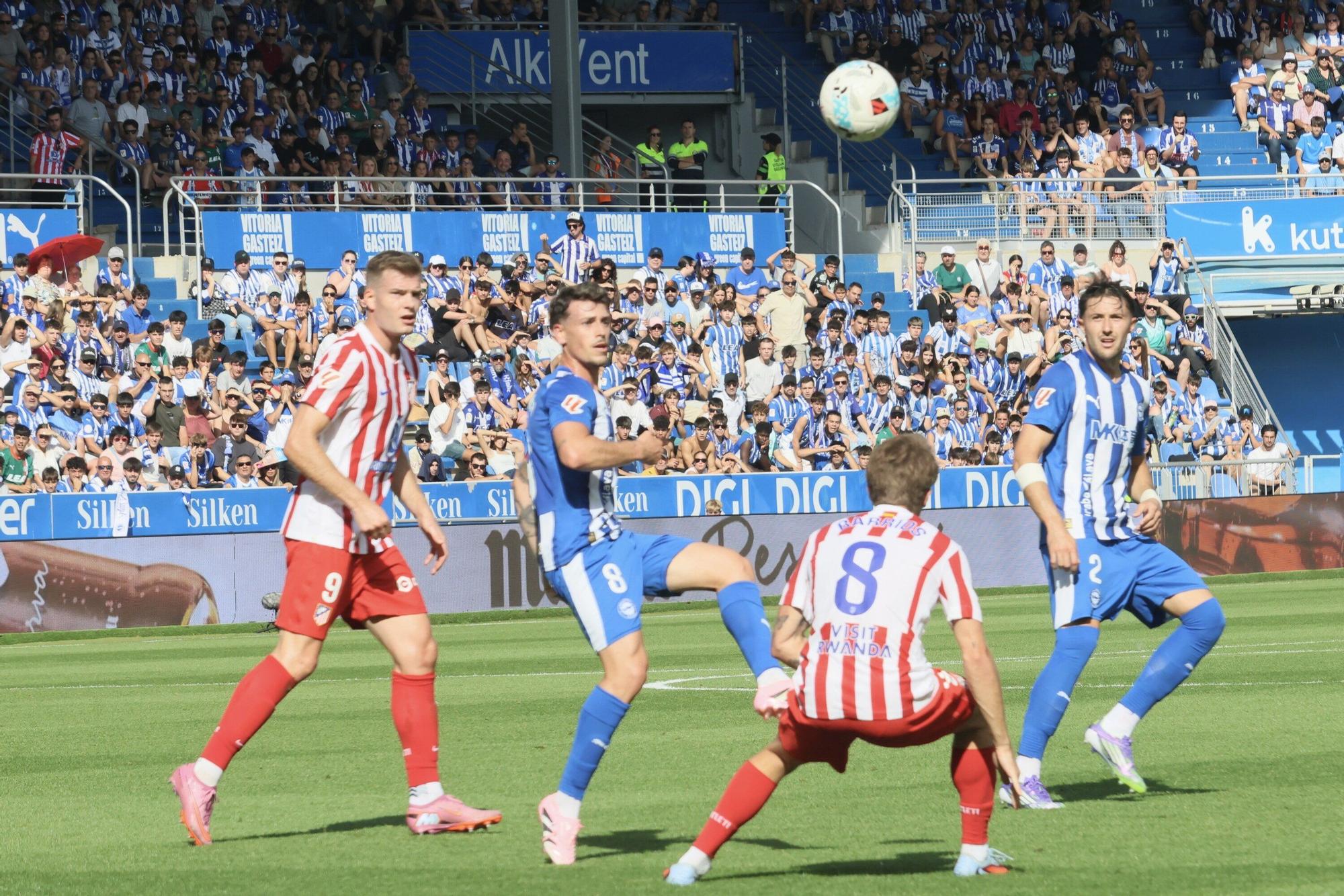 En imágenes: Un punto de oro para el Alavés tras empatar con el Atlético