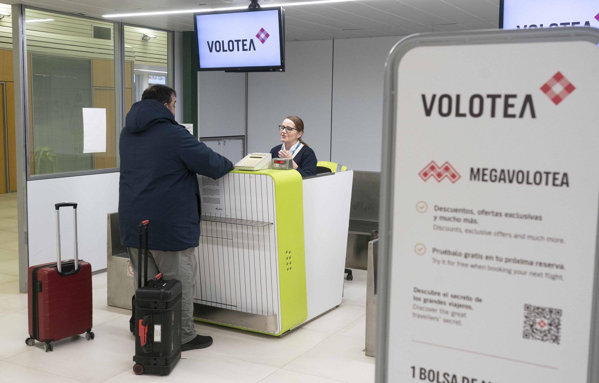 En imágenes: Foronda estrena los vuelos regulares a Barcelona y Madrid