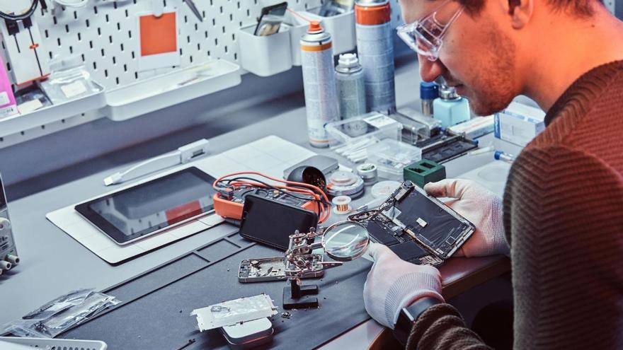 Los fabricantes deberán reparar los móviles incluso después de que expire la garantía legal