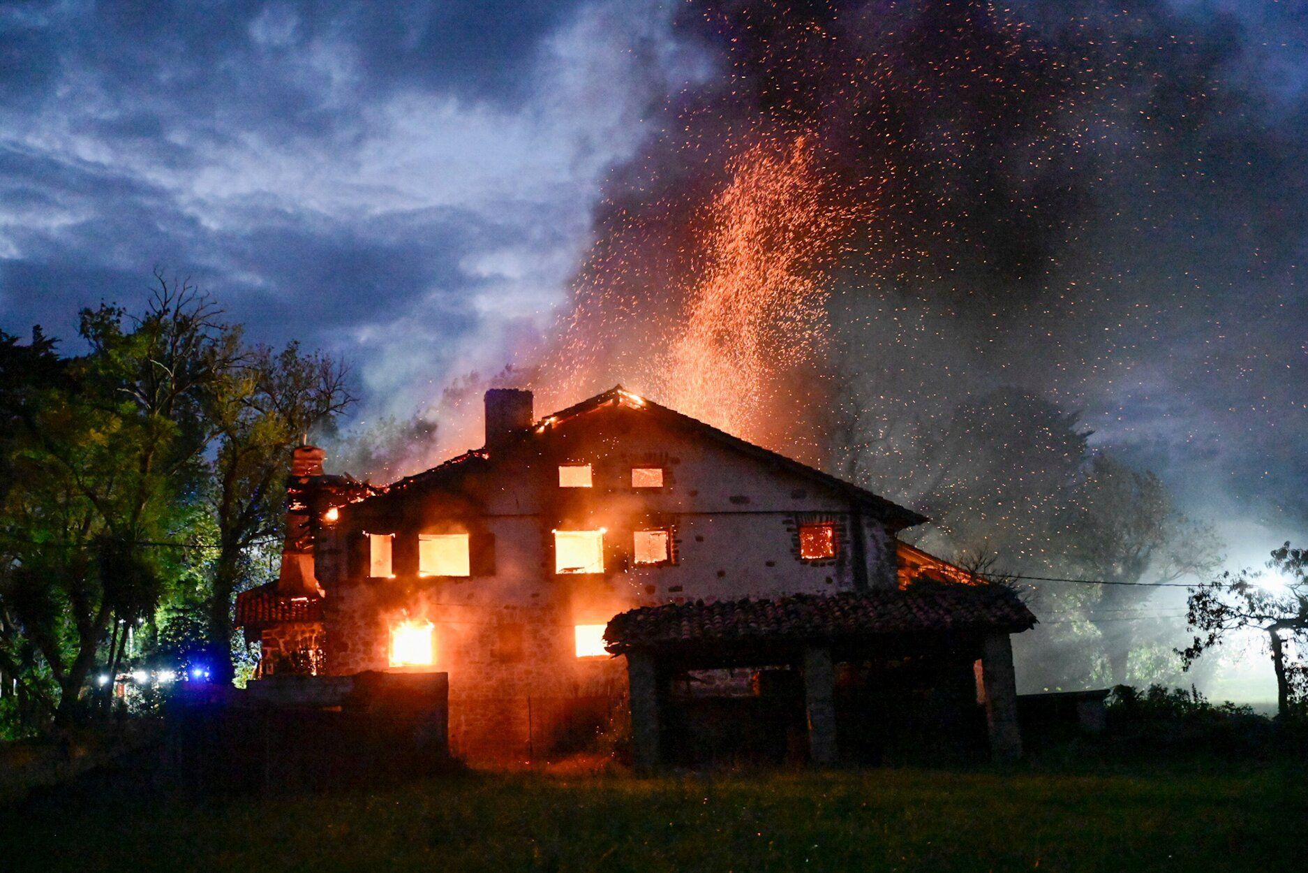 [Fotos] Segundo incendio del mes en Zumaia