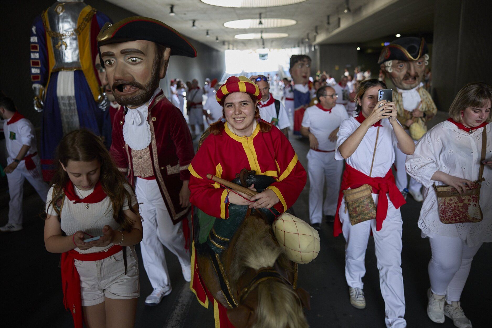 Imágenes de la primera salida de la Comparsa de Gigantes estos Sanfermines