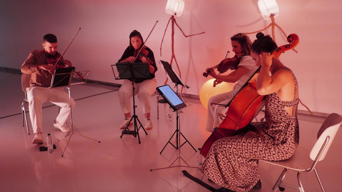 El cuarteto de cuerdas de Aralat Quartet ha ofrecido hoy un pequeño adelanto de su actuación.