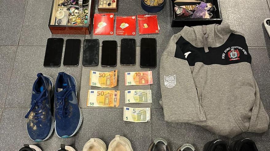 Tres detenidos en Bakio por robar en quince viviendas de Bizkaia