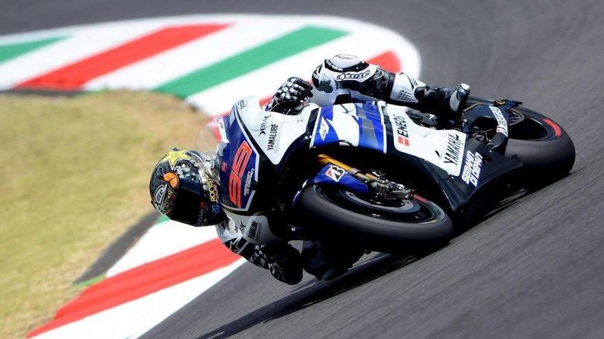 Lorenzo, Espargaró y Viñales protagonizan el primer pleno