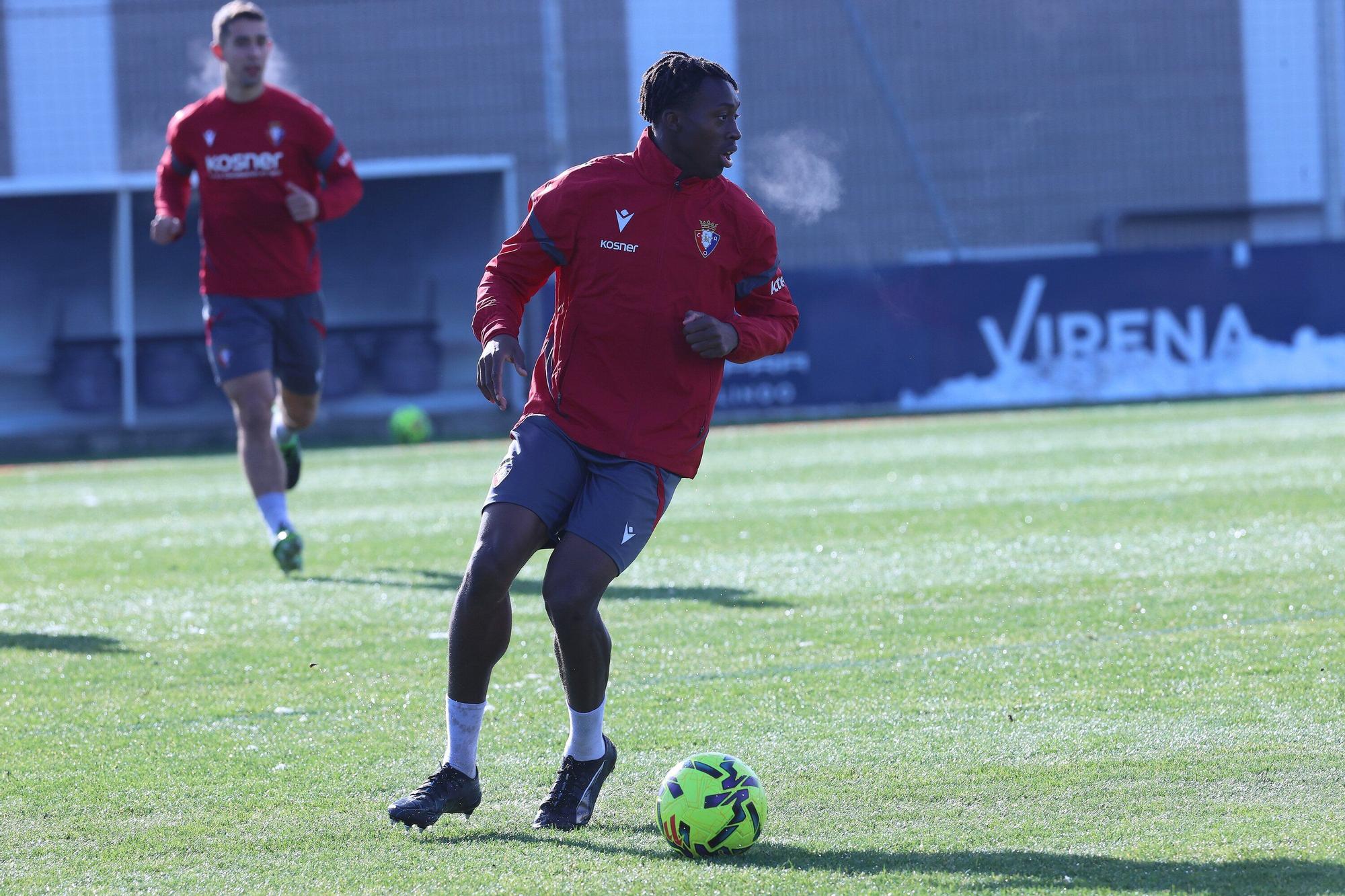 Fotos del entrenamiento de Osasuna (viernes 21 de noviembre de 2025)